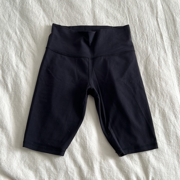 Lulu lemon biker shorts - Picture 3 of 3